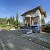 Villa di Lembang Parongpong - Istana Bunga